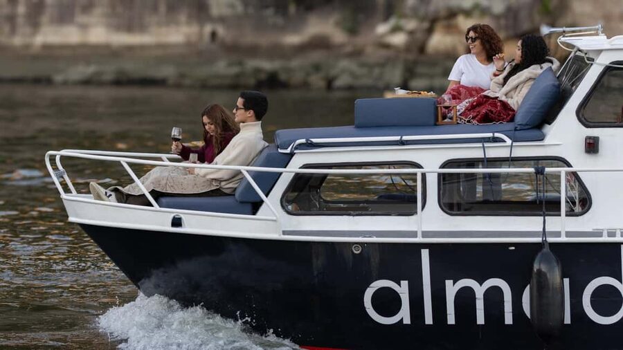 Porto: Douro Cruise, 6 Bridges & 4 Port Wines (Max 7) - Porto’s riverfront from Miragaia to Alfândega