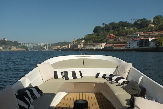 Porto: Douro River Boat Cruise with Port Wine and Snacks - What you actually eat and drink on the boat