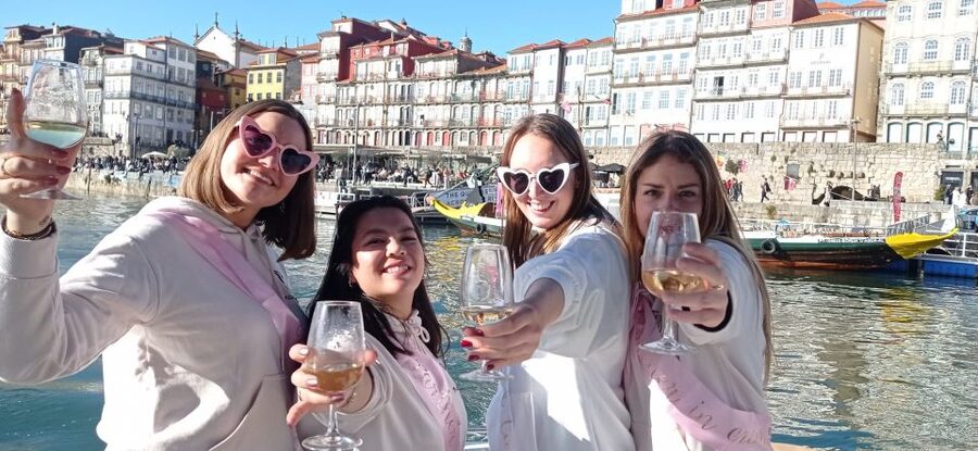 Porto: Douro River Boat Tour w/ Portuguese Wines & Tasting - Porto and Gaia seen during the short stops