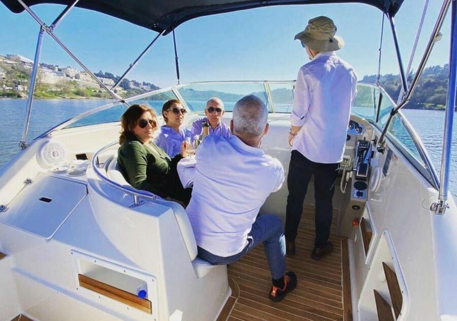 Porto: Douro River Boat Tour w/ Portuguese Wines & Tasting - Boarding the 27-foot yacht at Marina do Freixo