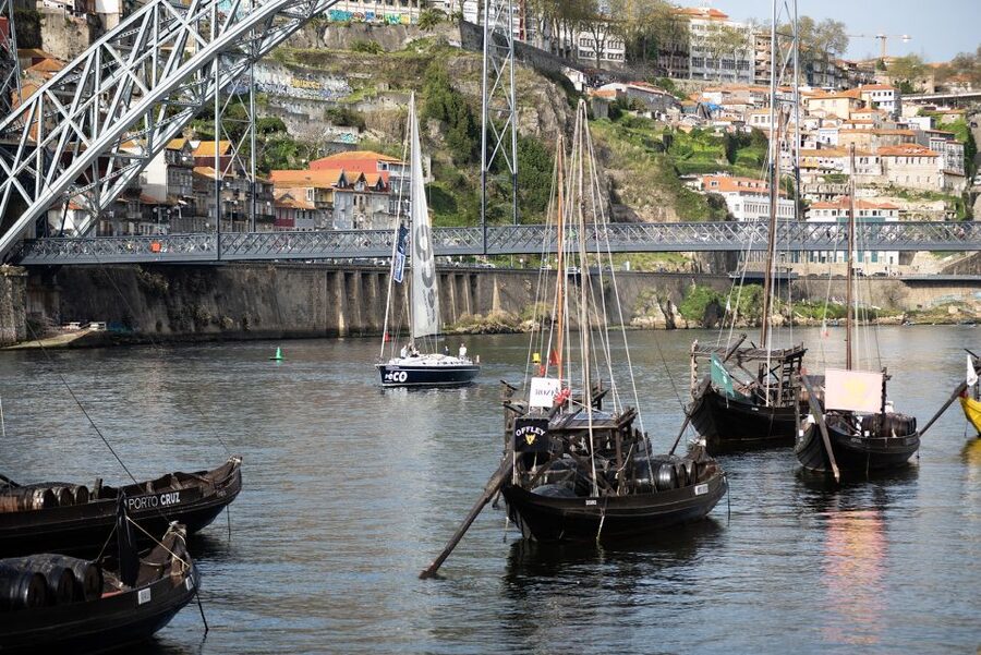 Porto: Douro River Boat Tour with Wine Tasting - Garden of Morro and the riverfront view