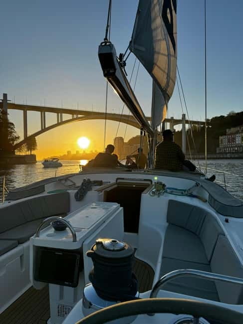 Porto: Douro River Boat Tour with Wine Tasting - A comfortable two-hour ride for only 10 people