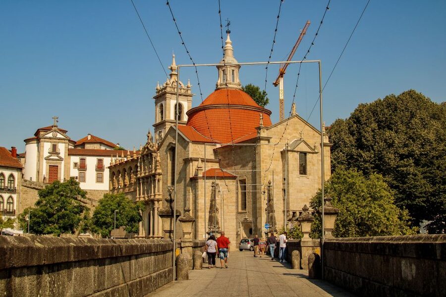 Porto: Douro Valley History & Wine Tour with Cruise & Lunch - Pinhão and the Rabelo boat put you at river level