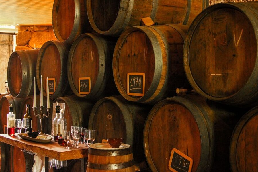 Porto: Douro Valley History & Wine Tour with Cruise & Lunch - Transport is comfortable, but the roads make the day tiring