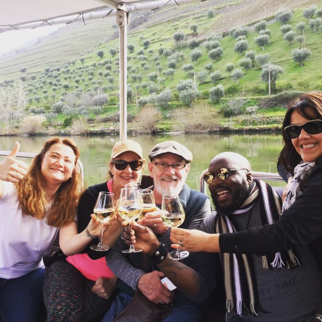 Porto: Douro Valley Wine Tour with Tastings, Lunch & Cruise - Pinhão Brings the River Into View