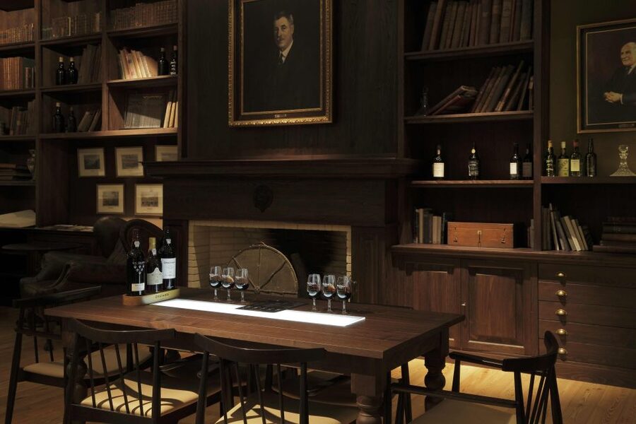 Porto: Graham's Port Lodge Tour & Vintage Room Wine Tasting - Learning about Graham’s family and Port production