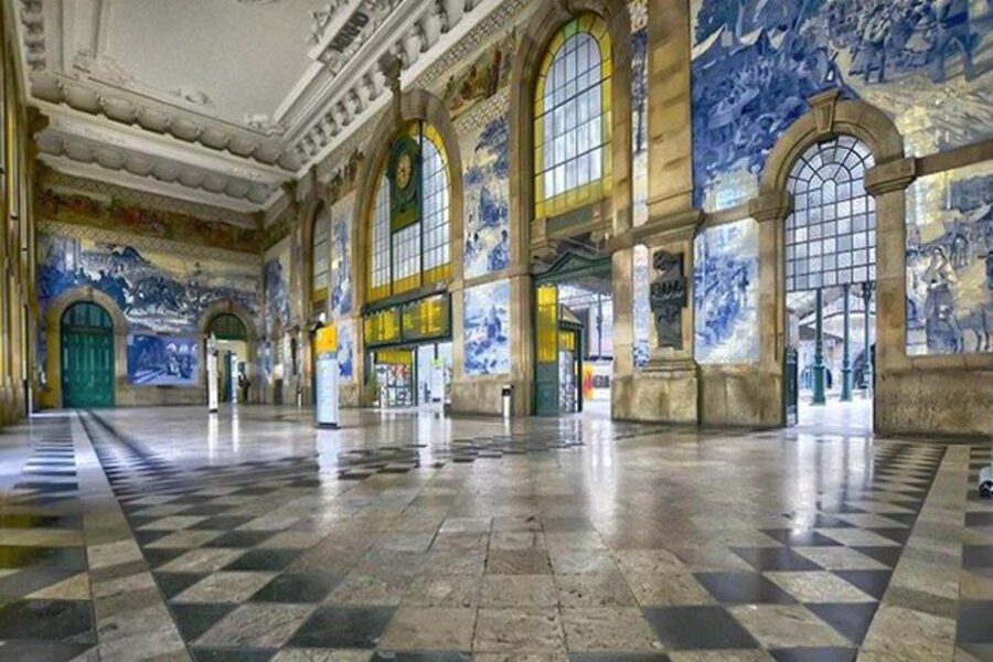 Porto Half-Day Tour & Port Wine Tasting - São Bento Station and its blue-and-white story