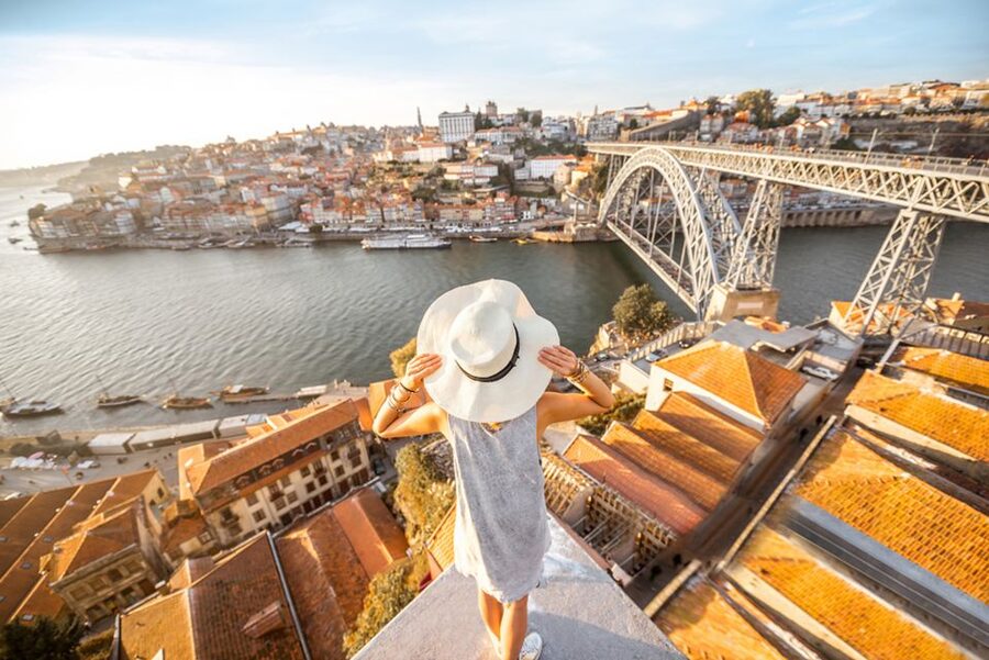 Porto: Hop-on Hop-off Bus with Optional Cruise & Wine Cellar - Why this bus pass works well in Porto