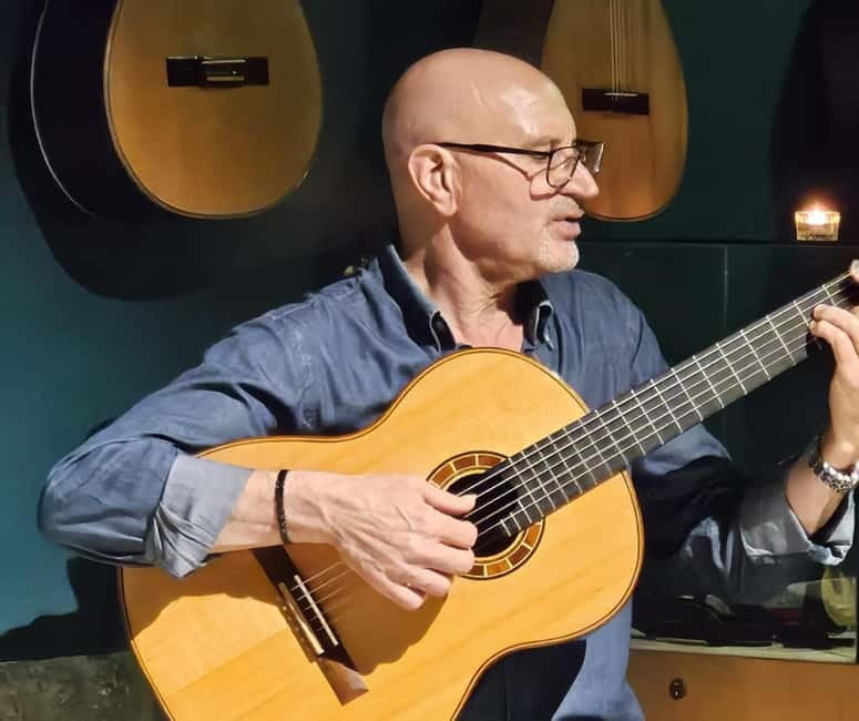 Porto: Intimate Fado Show & Port Wine in Trindade Noble Hall - Why Fado works so well in Porto