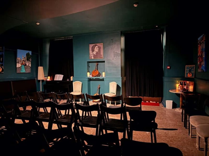 Porto: Intimate Fado Show & Port Wine in Trindade Noble Hall - What the one-hour schedule feels like