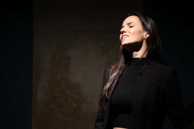 Porto: Intimate Fado Show & Port Wine in Trindade Noble Hall - Entering the Ordem da Trindade Noble Hall