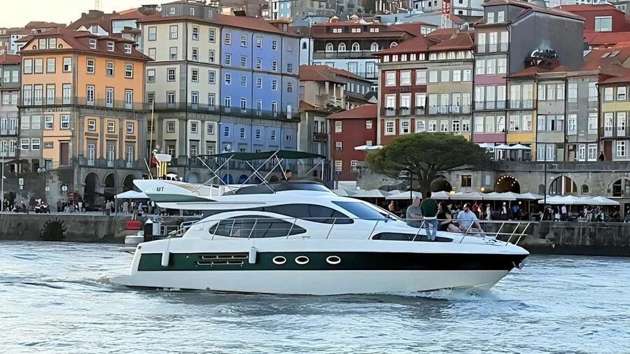 Porto: Luxury 6 Bridges Yacht Cruise with Wine & Snacks - Why Porto is best seen from the Douro