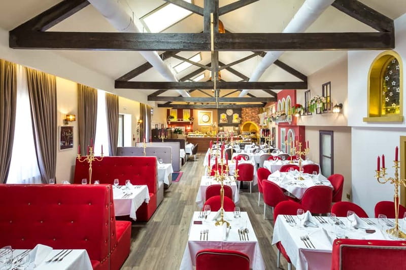 Porto: Magic Train Tour and Port Wine Cellar with Tastings - The optional Portuguese buffet lunch
