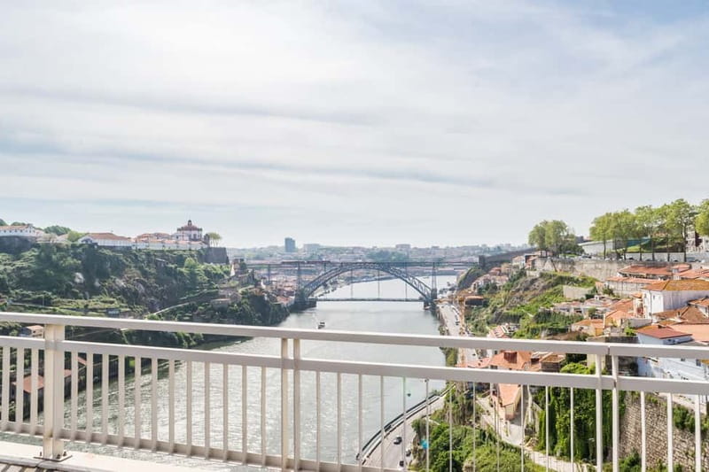 Porto: Magic Train Tour and Port Wine Cellar with Tastings - Who will get the most from this tour?