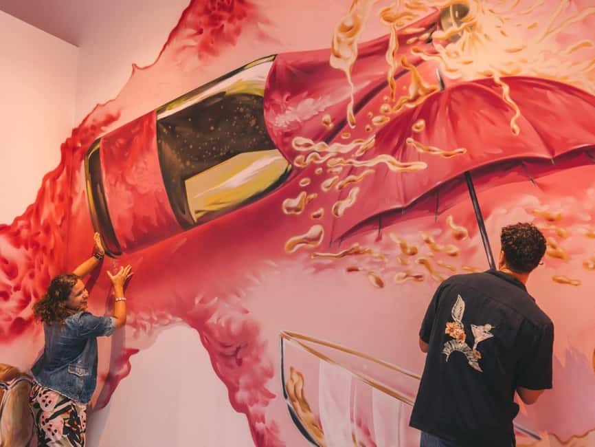 Porto: Pink Palace: The Eccentric World of Rosé Wine - Timing your visit and finding the entrance
