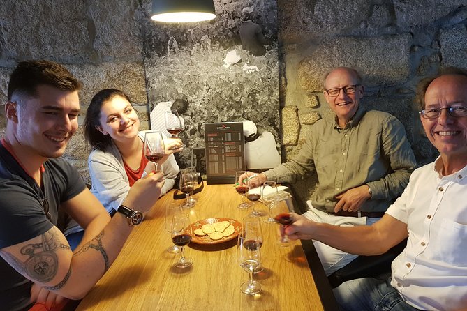 Porto: Port and Douro Wine Walking Tour With 9 Wine Tastings - Douro wines at Solar dos Dragos