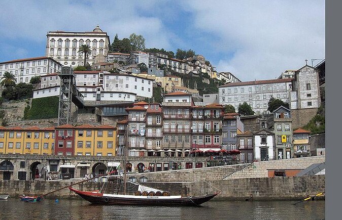 Porto: Private Yacht Cruise with Local Wine, Snacks and 6 Bridges - Key points to know before booking