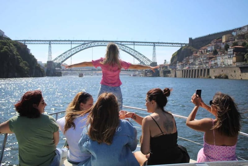 Porto: Private Yacht Tour with Wine, Snacks & 6 Bridges - Why Porto looks better from the Douro