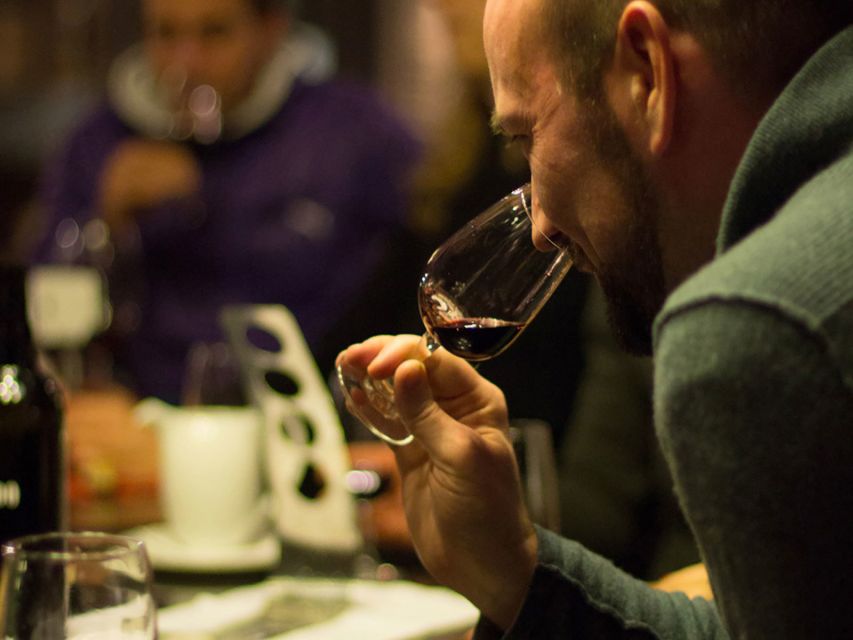 Porto: Self-Guided Bike and Boat Tour with Port Wine Tasting - Seeing the Douro from a rabelo boat