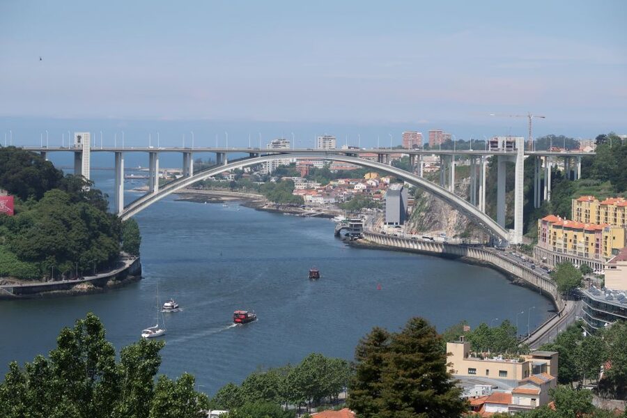Porto: Self-Guided Bike and Boat Tour with Port Wine Tasting - Starting across the Dom Luis I Bridge