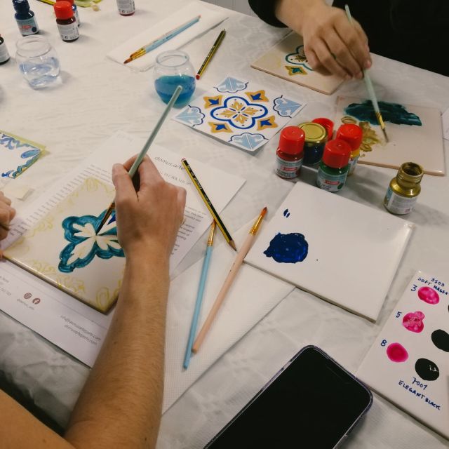 Porto: Tile Painting Workshop with Porto Wine - Sé do Porto - Who should book this Porto activity?