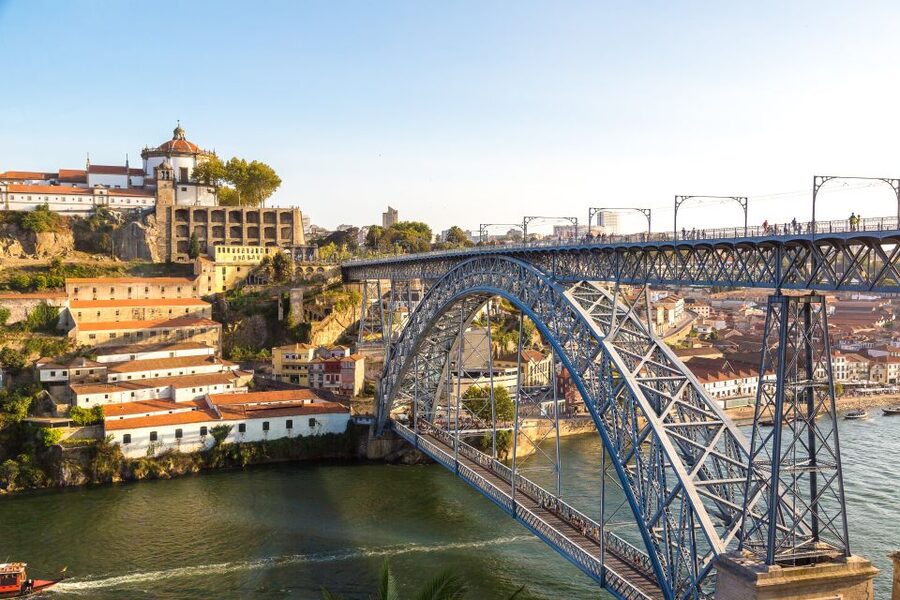 Porto: Tuk-Tuk Tour, Douro River Cruise, and Wine Tasting - The walking tour included for the next day