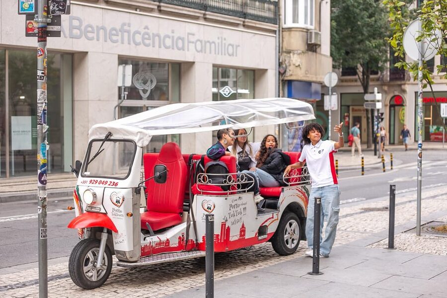 Porto: Tuk tuk Tours with Port Wine Tasting - Serra do Pilar for Porto’s big view