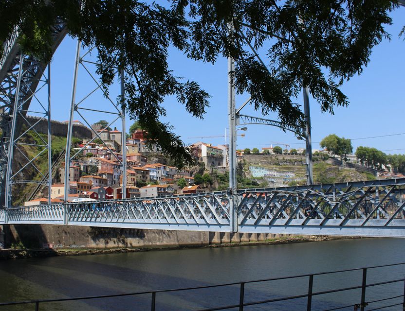 Porto: Wine Tasting with Tapas Walking Tour - What $53 buys you