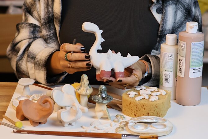 Pottery Workshop and Wine – Barcelona - What this Barcelona pottery class is really like