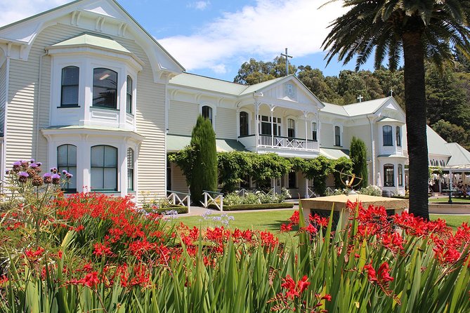 Premium 4 -Best Wineries Napier Hawke's Bay Tour, 5.5h - 6Hours - The Boutique Winery on Gimblett Gravels