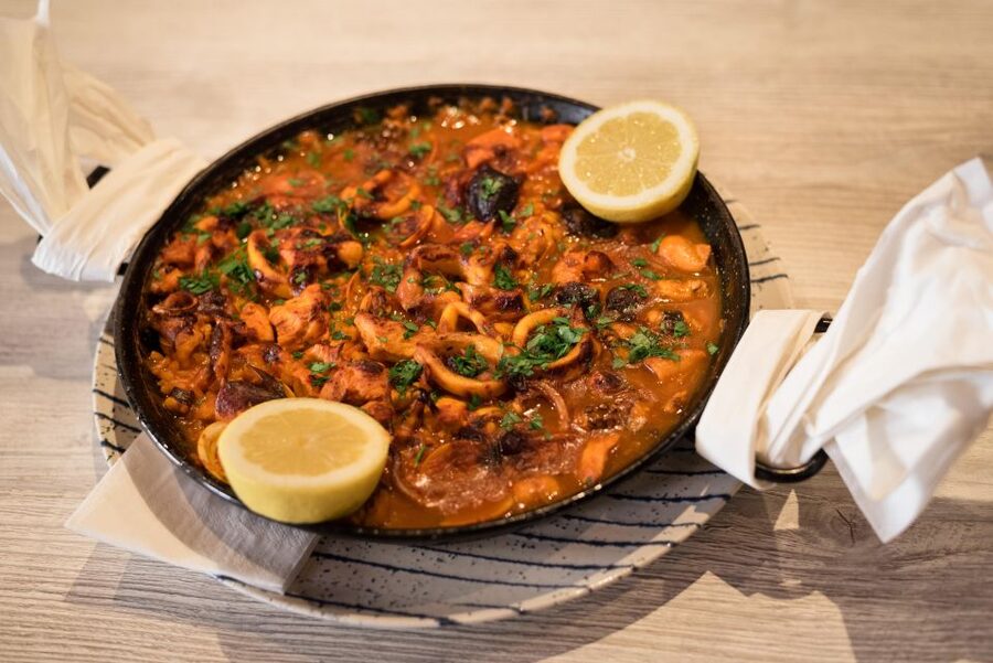 PREMIUM TAPAS TOUR: Paella, Market Tastings, and Winery - What the $76 price really covers