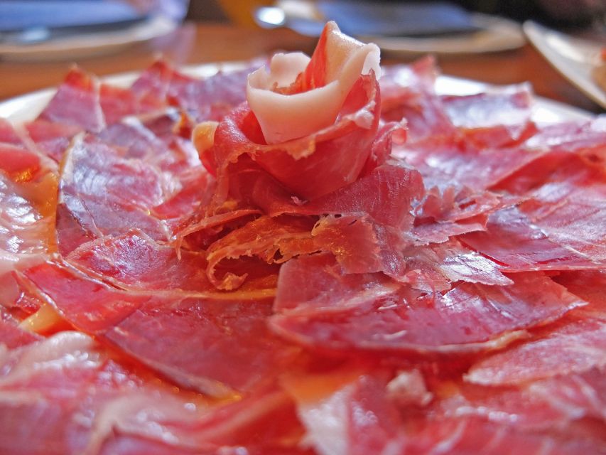 PREMIUM TAPAS TOUR: Paella, Market Tastings, and Winery - Who should book this tour