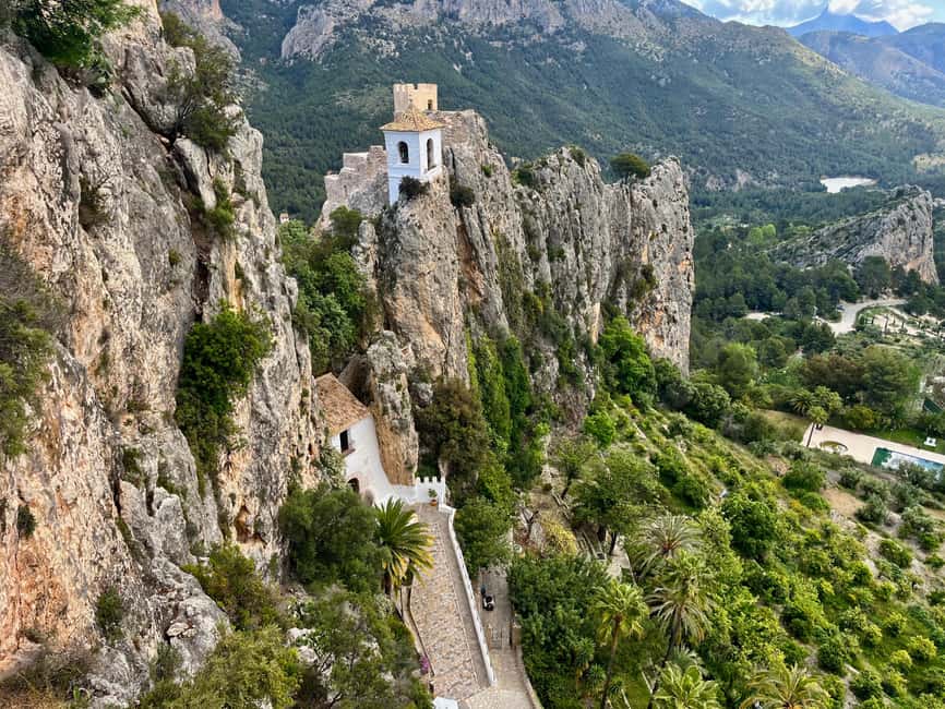 Premium Tour: Winery 7 Tastings + Guadalest Castle | Small group - Pickup, languages, and the small-group setup