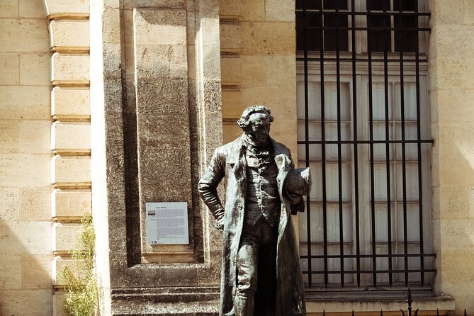 Private Bordeaux History Tour with a glass of Bordeaux wine. - Allées de Tourny and the Monument aux Girondins