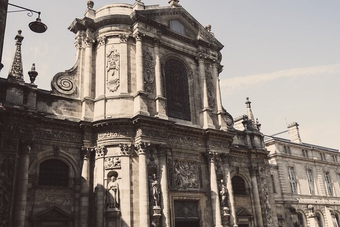 Private Bordeaux History Tour with a glass of Bordeaux wine. - Rue Saint-Catherine, Rue du Loup, and the English connection