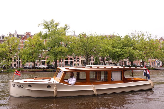 Private Champagne Canal Cruise in Amsterdam - Through the Jordaan: canal houses and local atmosphere