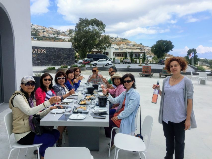 Private Group Visit to Akrotiri & 3 Wineries with Tastings - Why Akrotiri and wine work so well together