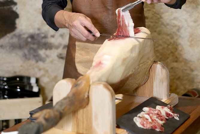 Private Lisbon Walking Tour with Premium Port Wine and Tapas Tasting - Meeting your guide at Restauradores