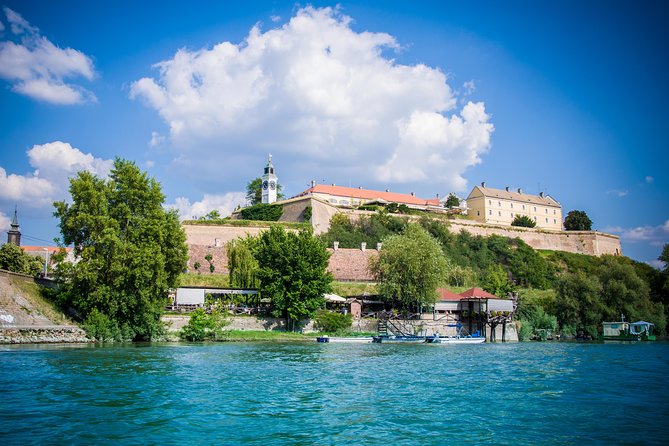 Private Novi Sad, Titanic wine tasting and Farmer's House - The guide makes the biggest difference