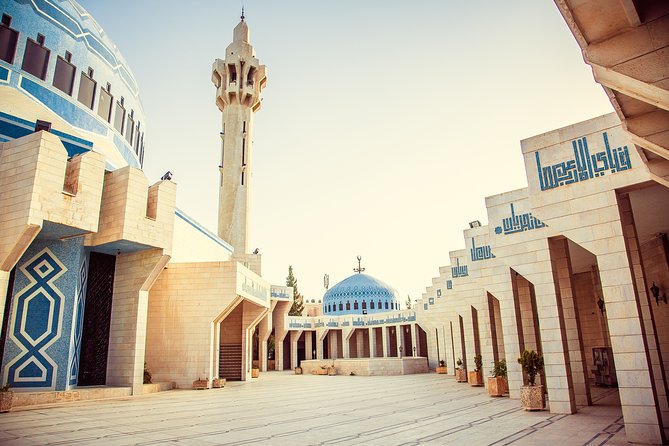 Private Panoramic Amman Tour and Local Lunch or Dinner-Wine Taste - The mezze meal is more than a side dish