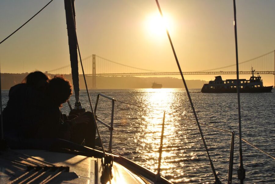 Private Romantic cruise with sparkling wine- 2-Hour- Lisbon - Should you book the Lisbon romantic cruise?