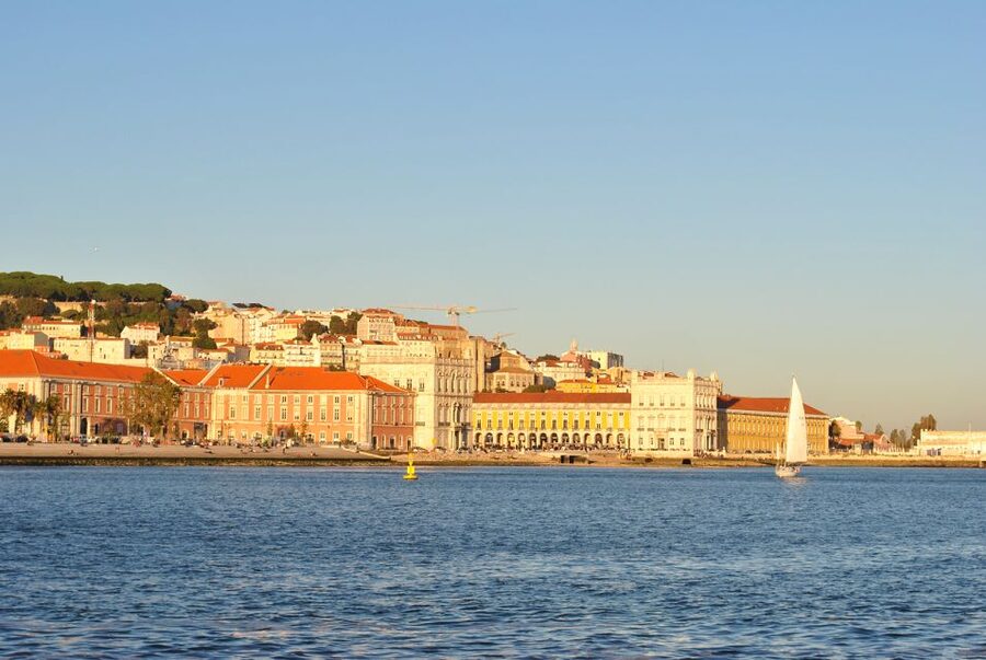 Private Romantic cruise with sparkling wine- 2-Hour- Lisbon - Timing, weather, and the best type of day