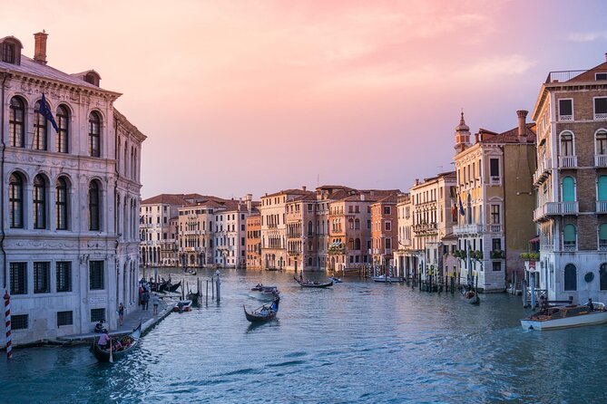 Private Secret Venice Tour; Rialto Market, San Polo & Food and Wine tasting - Rialto Bridge and the business of Venice
