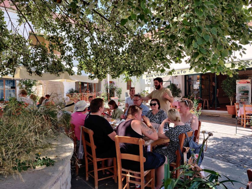 Private tasting of 6 cretan wines in Fres village - Local snacks keep the tasting grounded