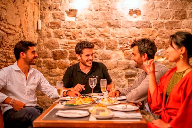 Private Tour: Tapas, Wine & Flamenco Show in Barcelona’s Old Town - Plaça de Sant Jaume and the Gothic Quarter