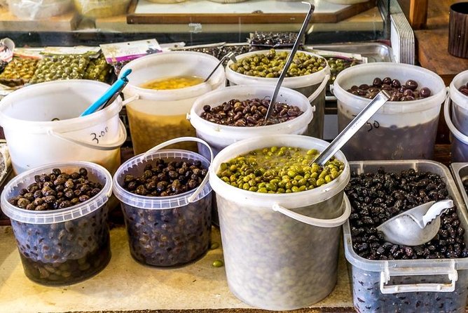 PRIVATE Walking Tour with Lunch and Wine Tasting by a Sommelier - The Cretan lunch is the main meal, not a series of snacks