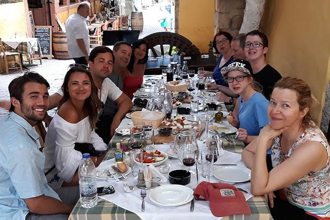 PRIVATE Walking Tour with Lunch and Wine Tasting by a Sommelier - Guides make the private format worthwhile