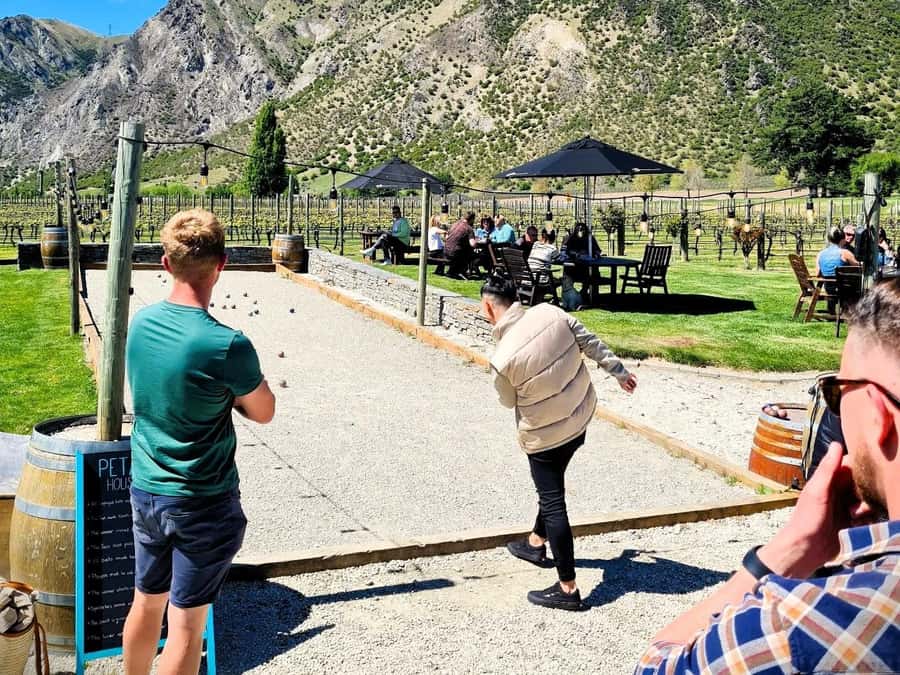 Queenstown, Arrowtown, Gibbston: Flexible Wine Hopper Tours - The pace, group feel, and small compromises
