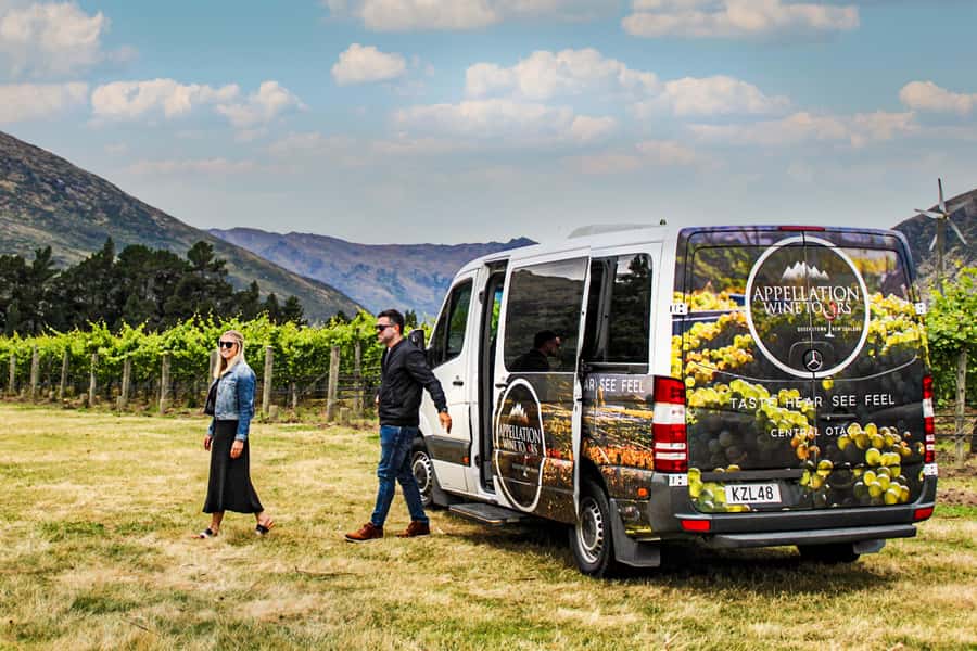 Queenstown: Classic Wine Tour - The Kawarau Gorge drive and AJ Hackett bungy view
