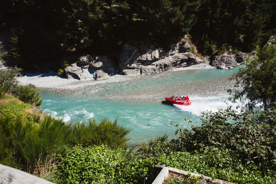 Queenstown: Scenic Highlights, Tour with Wine & Lake Cruise - The return route through Lake Hayes